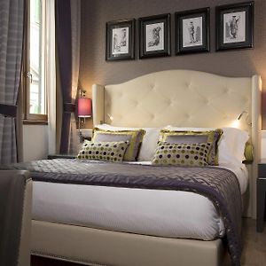 Camera standard con letto king size